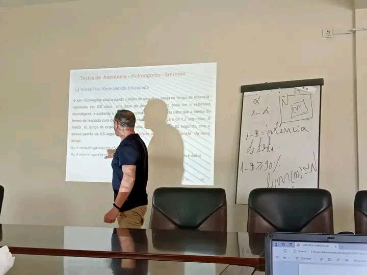 Docentes e técnicos da Universidade Kimpa Vita são capacitados em ferramentas de processamento de dados económicos e estatísticos