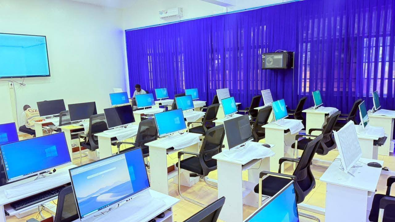 Nova Sala de Apoio Tecnológico na Faculdade de Economia