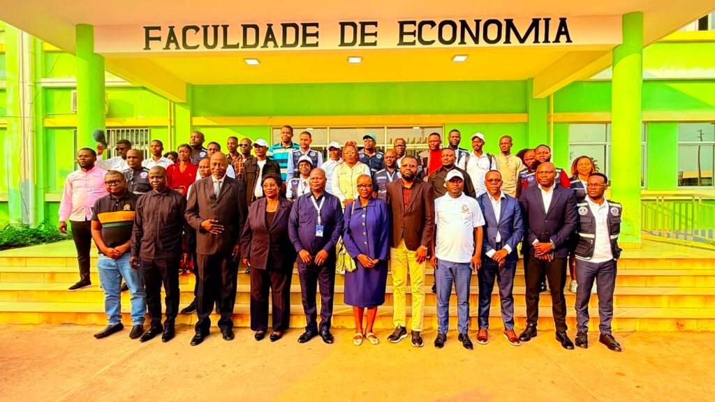 Faculdade de Economia acolhe assinatura de acordo entre a Universidade Kimpa Vita e a Ordem dos Contabilistas