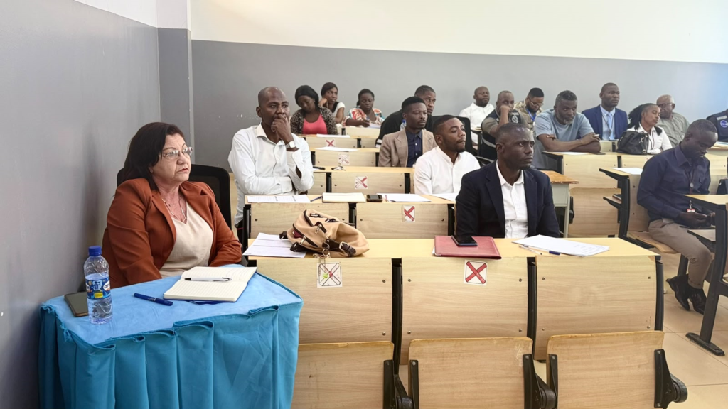 Funcionários da Faculdade de Economia participam em formação da ENAPP sobre o novo Sistema de Avaliação de Desempenho na Administração Pública